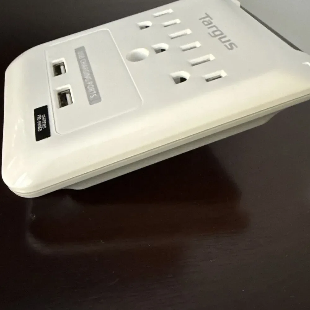 Targus Plug-N-Power Charging Station - 3 Outlets with 2 USB Ports  (APA21US)